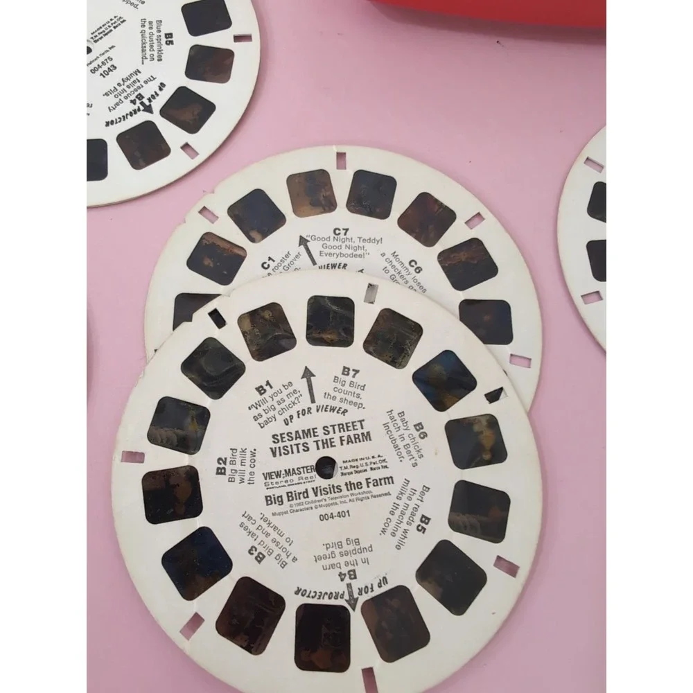 View-Master 3D Viewer w/ 19 Reels LOT Sesame Street, Princess‎ of Power, Etc.